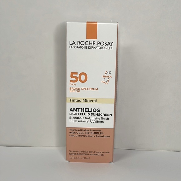 La Roche Posay Tinted Mineral Anthelios Ultra Light Fluid Face SPF50 - Picture 1 of 3